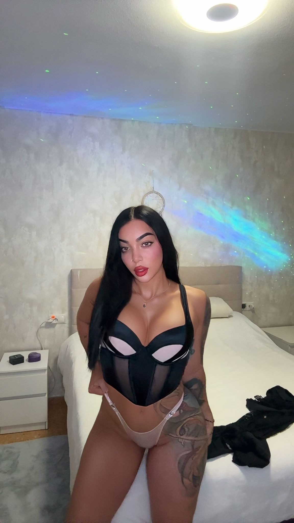 Escort - VICTORIA - Ibiza Tops